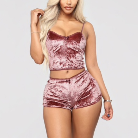 Pink Fuzzy Set redadmiralcollection.com - Picture 1 of 3